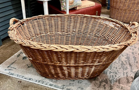 Large Vintage oval basket w/handles - store pick up only 28x20x12h, as found