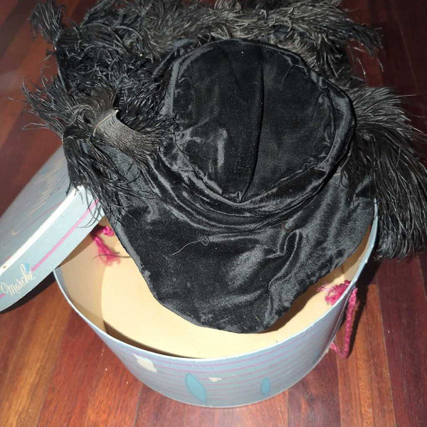 Mod Century Marche Gray and Pink Italian Hat Box w/ Black Velvet.and Feather Hat