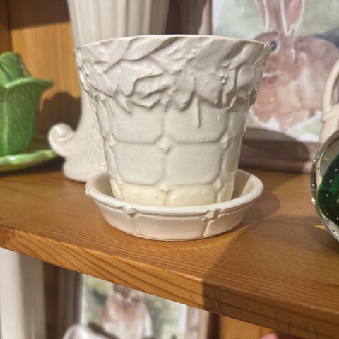 White McCoy quilted berry planter