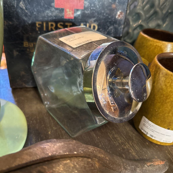 Canister with lid