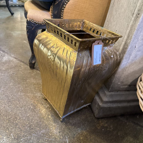 Brass container footed