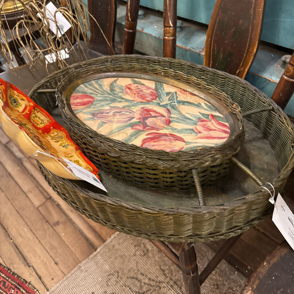 Woven tray