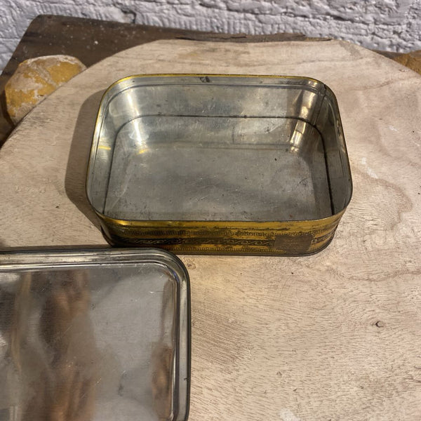 Vintage English Equestrian Tin 6" x 2"