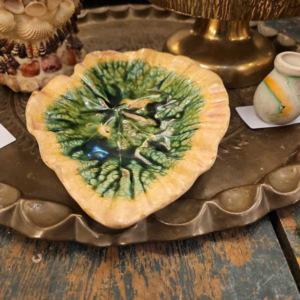 Majolica leaf dish