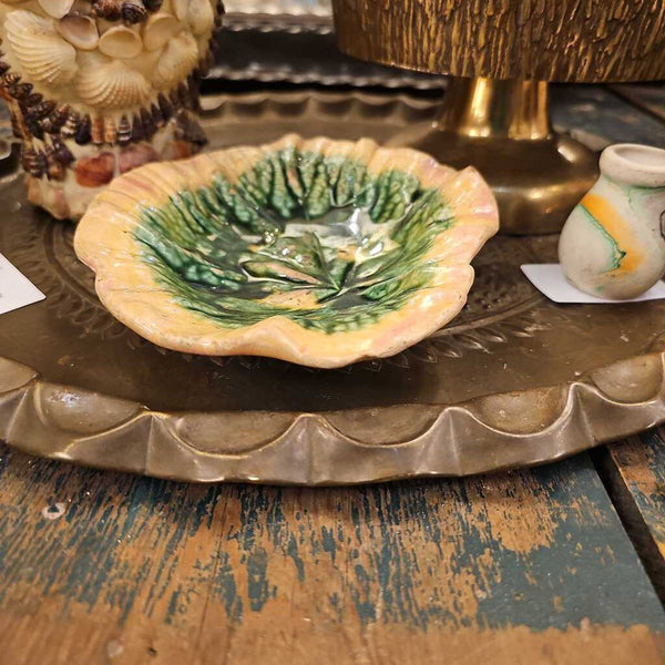Majolica leaf dish