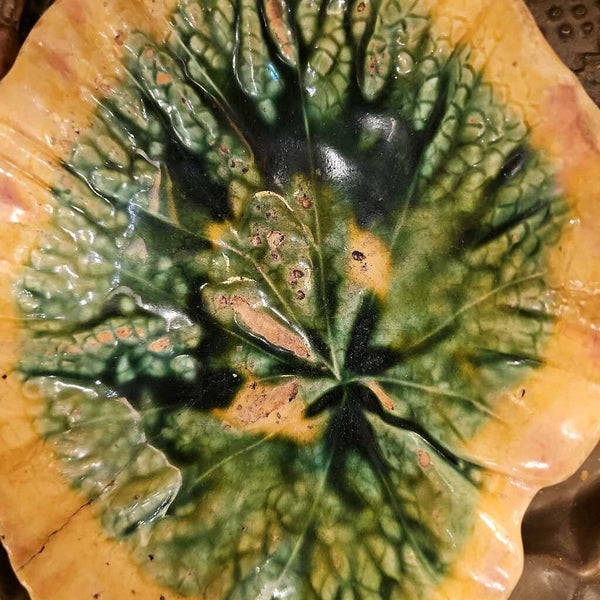 Majolica leaf dish