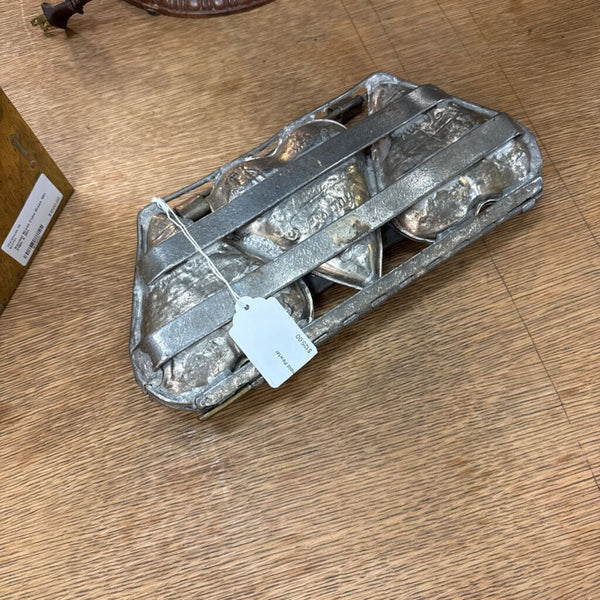 Antique heart-shaped mold