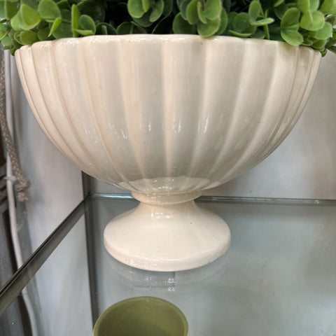 Haeger Ivory pedestal bowl 10x7"