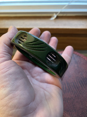 Vintage hunter green carved Bakelite bracelet