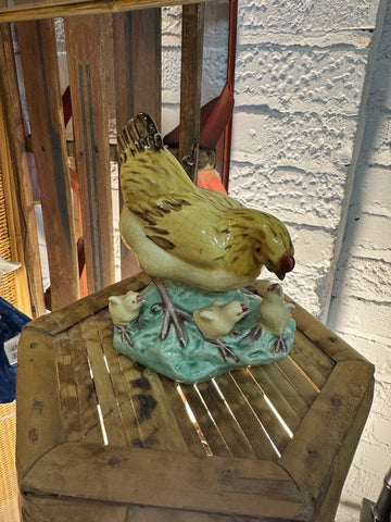 Ceramic Hen and Chicks W1712