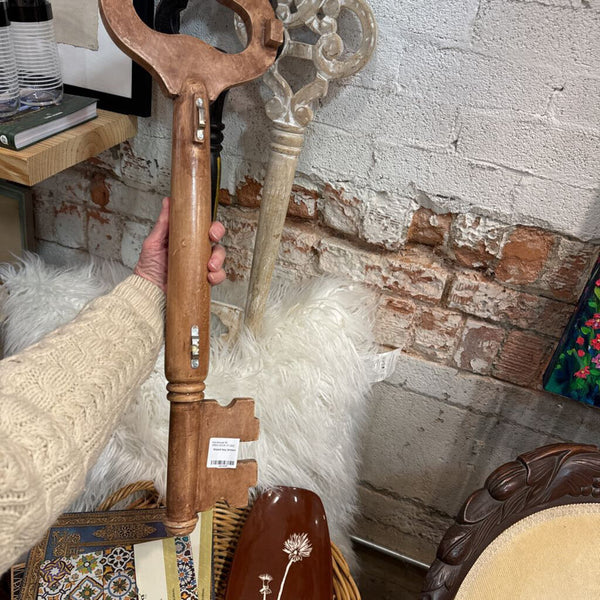 Wood key brown