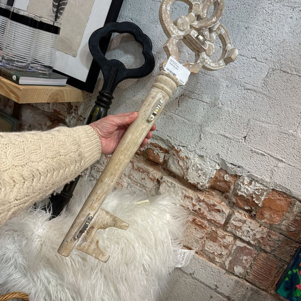 Wood key white
