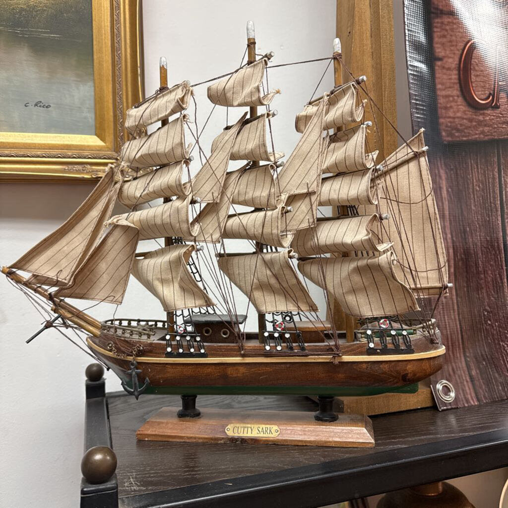 Vintage cruise ship model, m.s. Amsterdam, scale 1:780