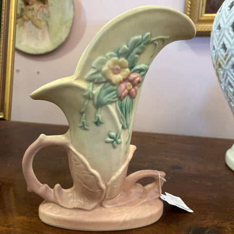Hull wildflower cornucopia vase