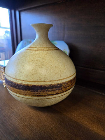Pottery vase 7 x 7