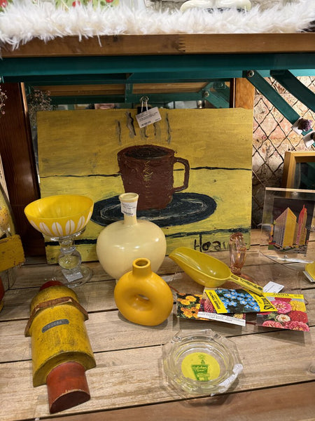 Yellow haegar pottery vase