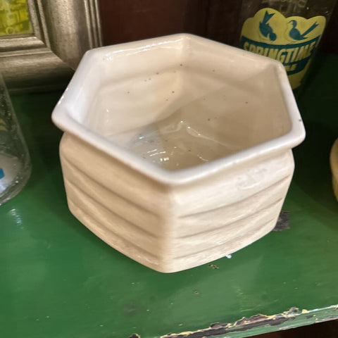 Vintage McCoy Floraline planter