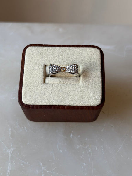 Henri Bendel Bow shaped ring size 8