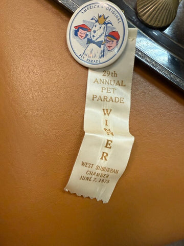 LaGrange Pet Parade Button with Ribbon 1975 W1751