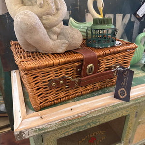 Rattan Picnic Case