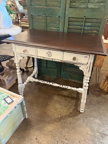 Small Desk 34L 20.25D 28H IN STORE PICKUP ONLY