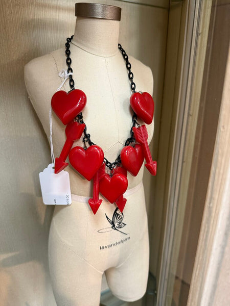 Vintage Bakelite necklace with hearts and arrows