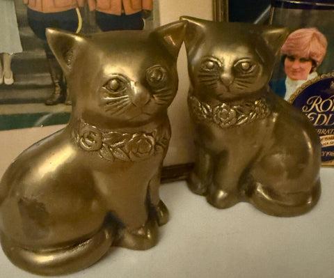 Pair of Brass Cat Statues / Bookends W1794