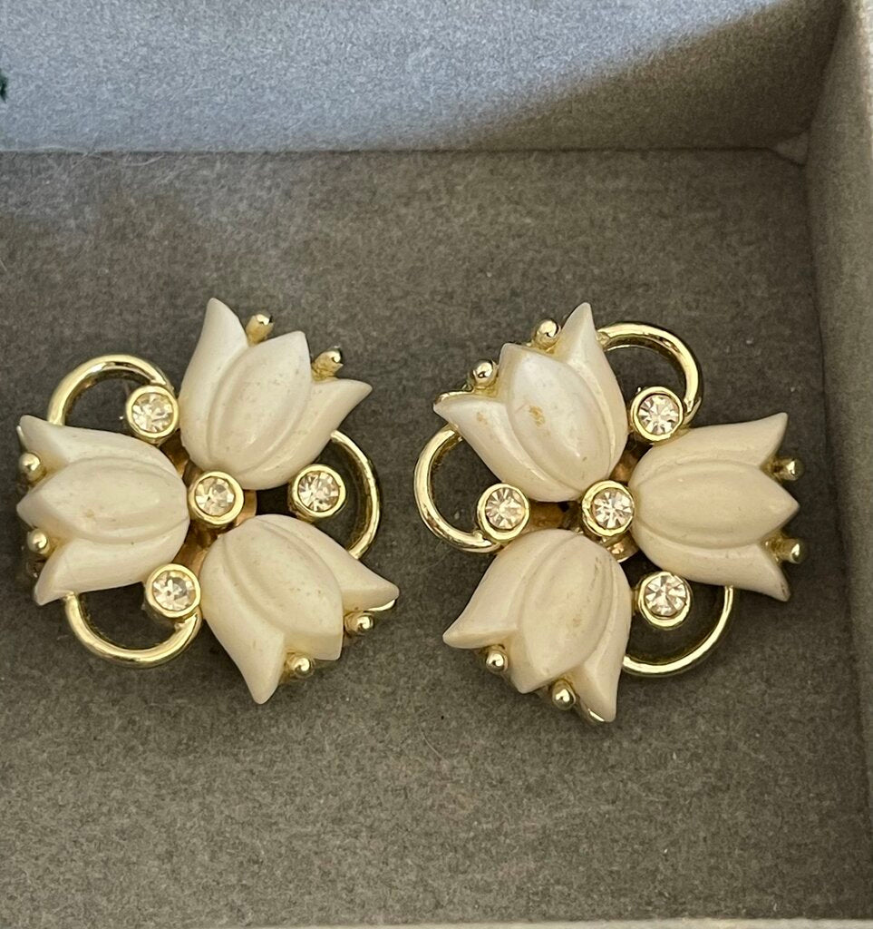 Vintage Kramer tulip earrings