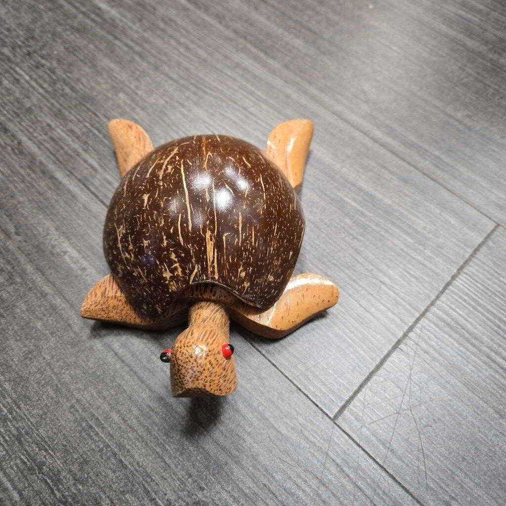 Coconut and wood turtle trinket box 6" long