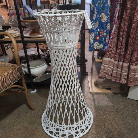 Pretty Vintage White Woodard Fiberglass Planter. 30 in. IN STORE PICK UP ONLY
