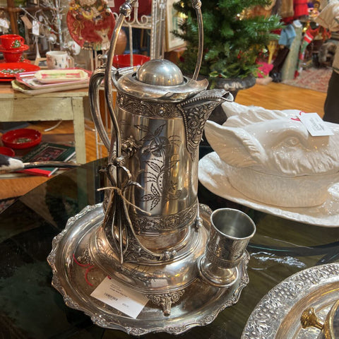 |D| Vintage Chased Silver Plate Tilting Pitcher Set Meriden
