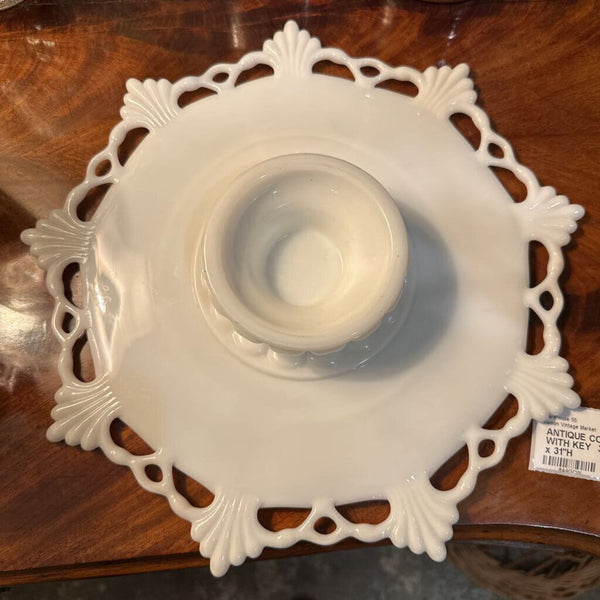 BEAUTIFUL MILKGLASS CAKE PLATE 12"W x 1 1/2"