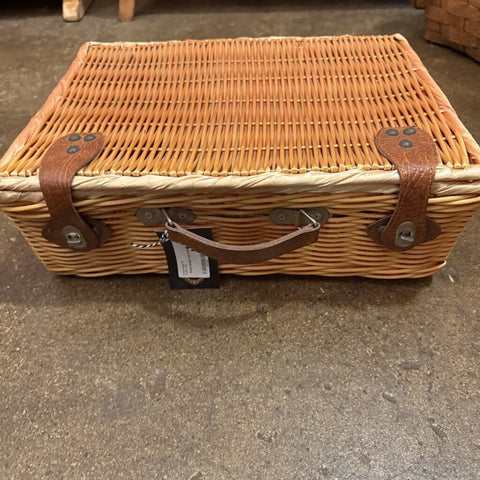 Picnic Basket and utensils