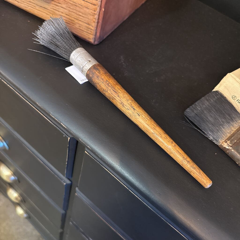 Round Paintbrush