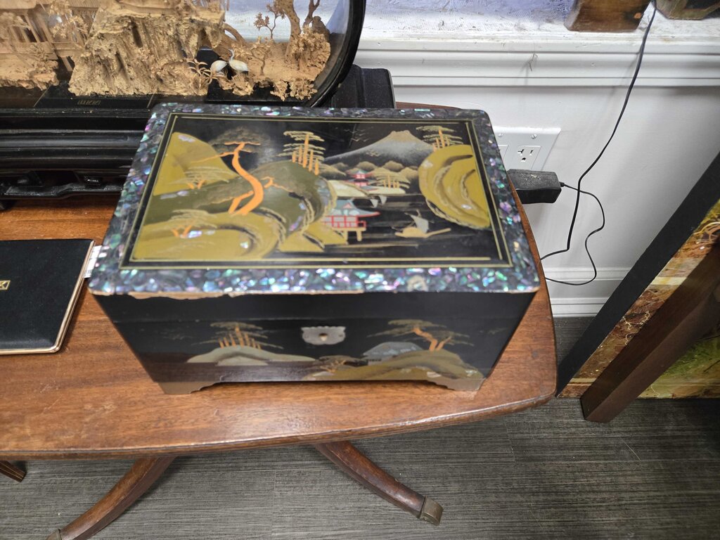 Oriental music box 9 x 5 x6