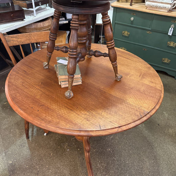 Beautiful Antique Round Wood Pedestal Table on Casters. 30 in Diameter x30H. IN STORE PICK UP ONLY