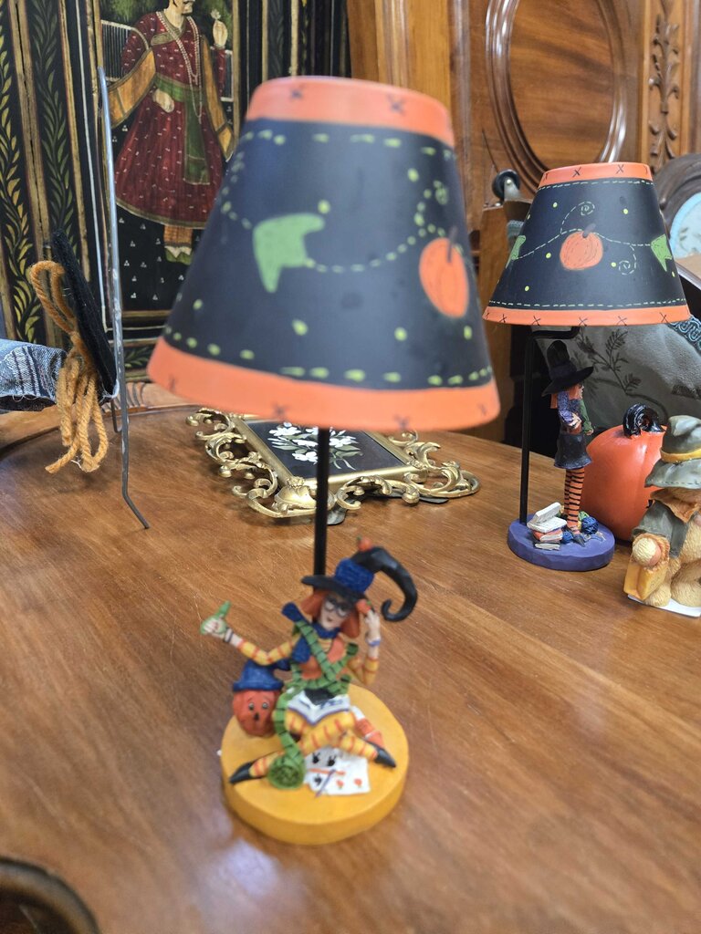 Halloween tea light lamp 8" tall