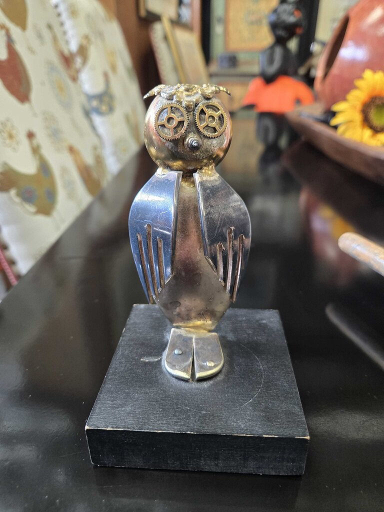Owl by Zuniga 1971