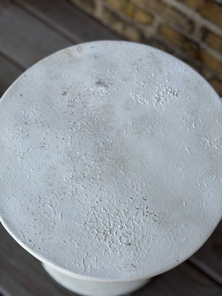 Plaster bow detail pedestal