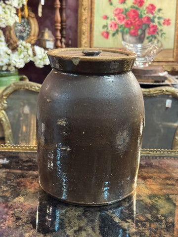 Brown large crock w/ lid