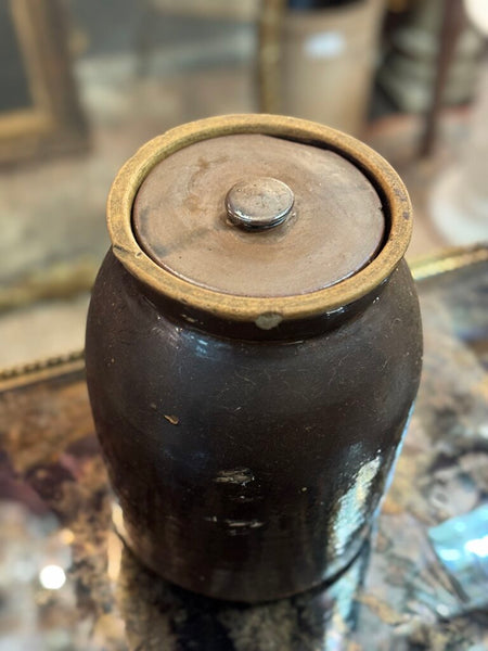Brown large crock w/ lid