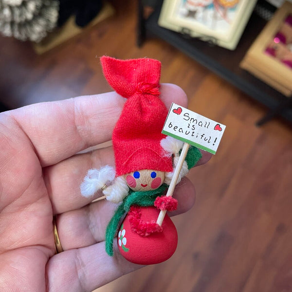 Moxie - Holline Denmark Small Is Beautiful Ornament