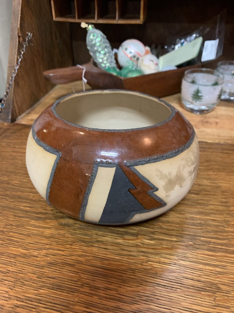 Indian Pottery Bowl~ no markings~ 8" w x 4.25" t