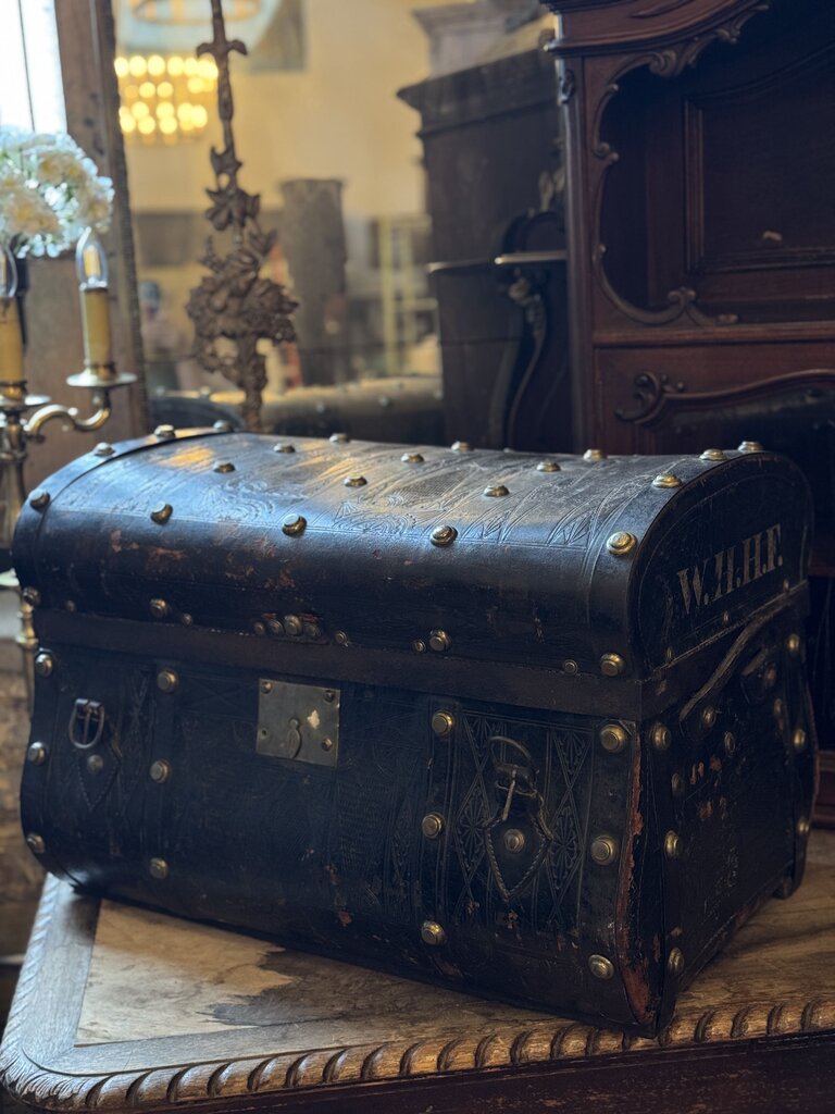 0400 Rare Isaac Young Leather Trunk C. 1850 Jenny Lind Style