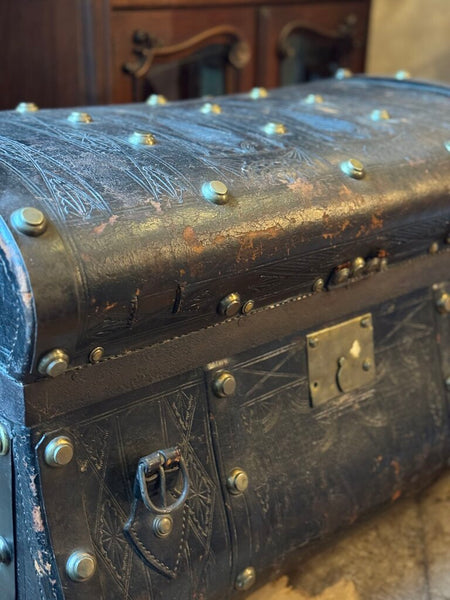0400 Rare Isaac Young Leather Trunk C. 1850 Jenny Lind Style