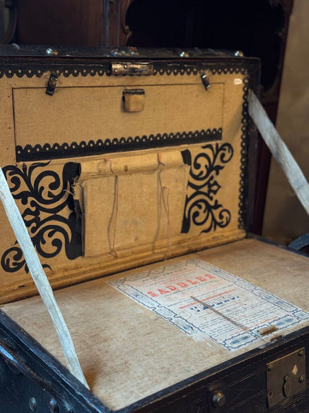 0400 Rare Isaac Young Leather Trunk C. 1850 Jenny Lind Style