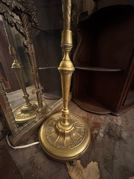 0674 Antique brass floor lamp (price firm)