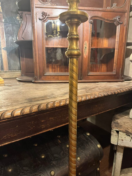 0674 Antique brass floor lamp (price firm)