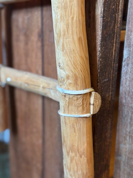 0677 small wooden ladder