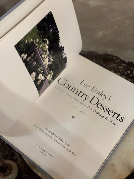 0726 Lee Baileys Country Desserts Book